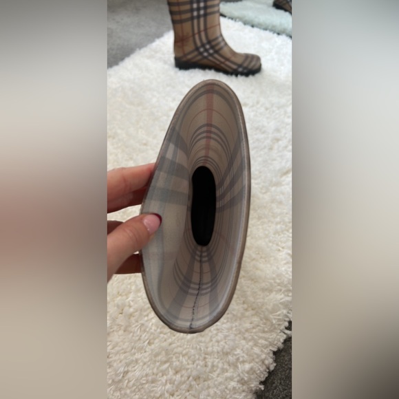 Burberry rain boots size 36 - Picture 4 of 7